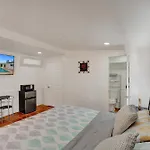 Petite Houze With Wi-Fi And Parking