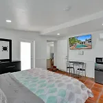Petite Houze With Wi-Fi And Parking
