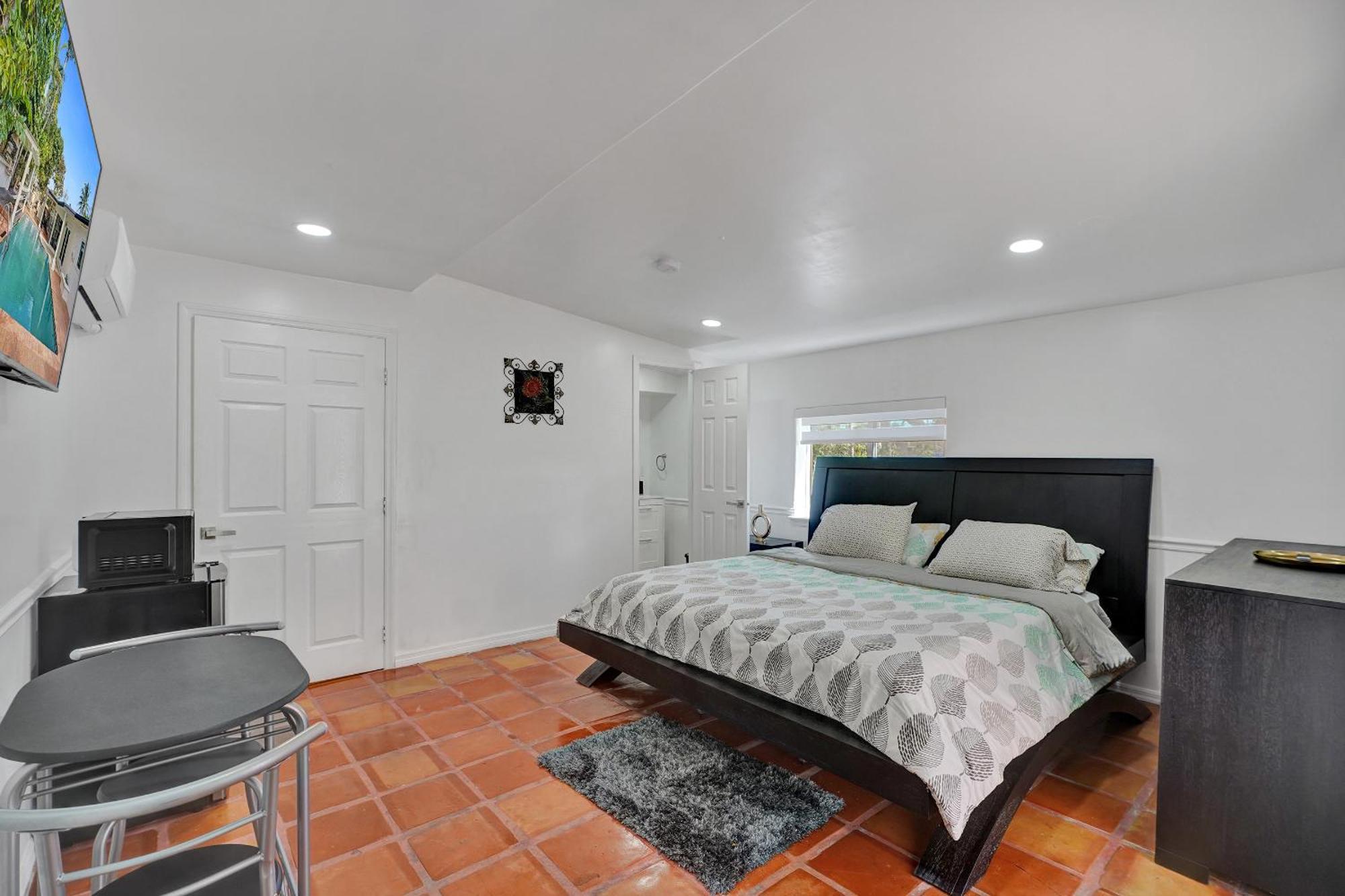 Petite Houze With Wi-fi And Parking Miami
